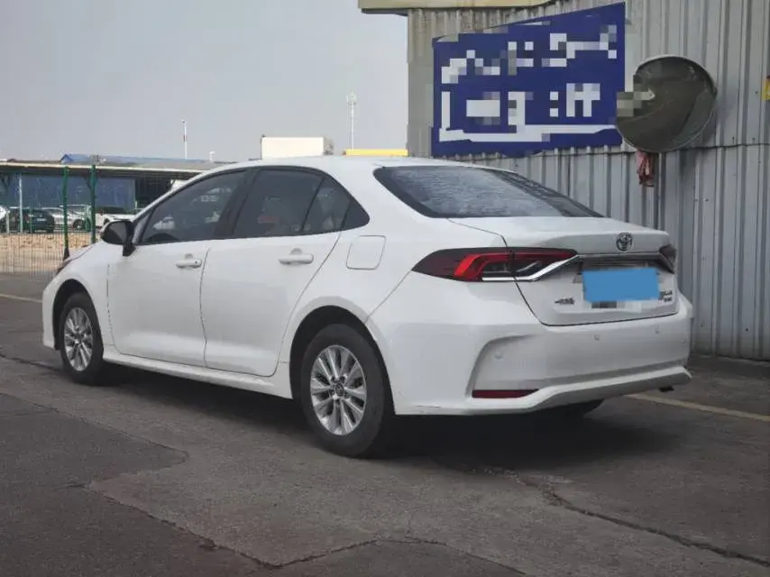 2021 TOYOTA COROLLA thumbnail 2