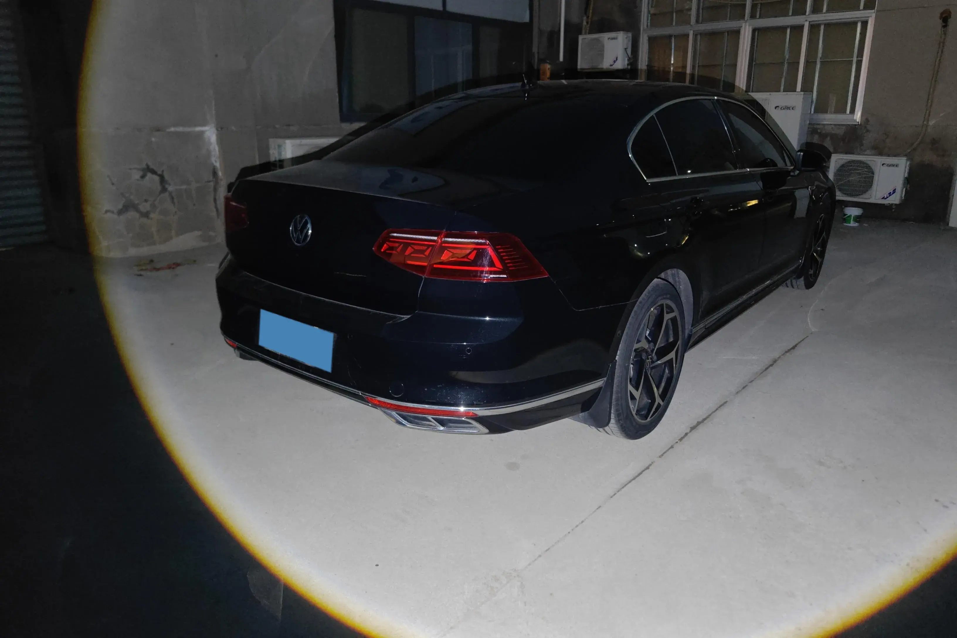 2023 VOLKSWAGEN MAGOTAN thumbnail 4