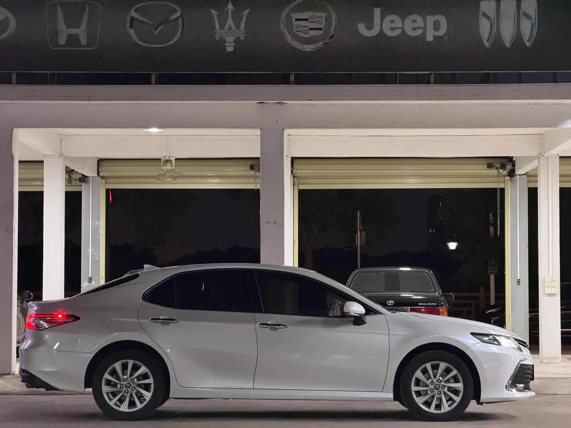 2021 TOYOTA CAMRY thumbnail 3