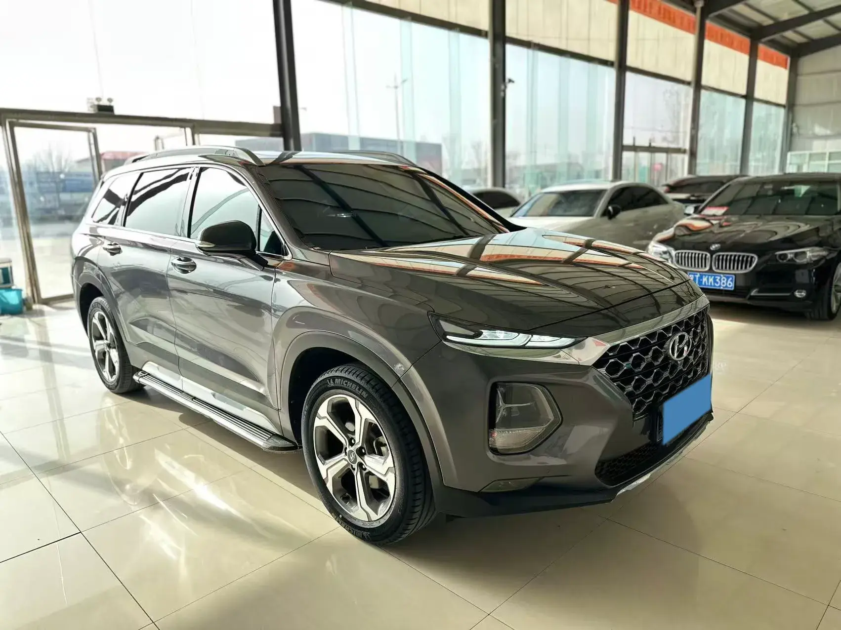 2019 HYUNDAI SANTAFE thumbnail 2