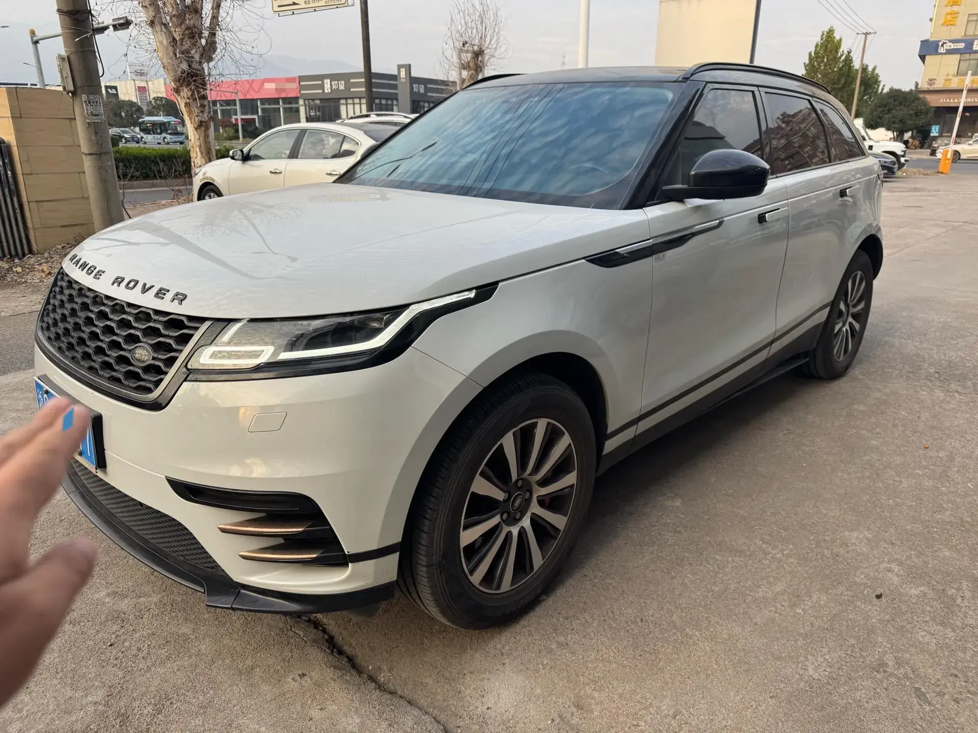 2018 LAND ROVER view 1