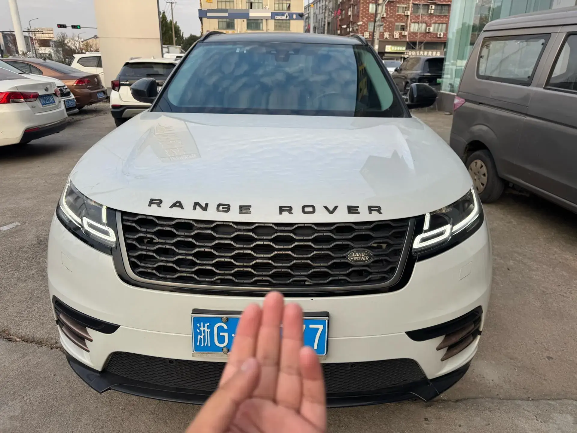 2018 LAND ROVER thumbnail 2