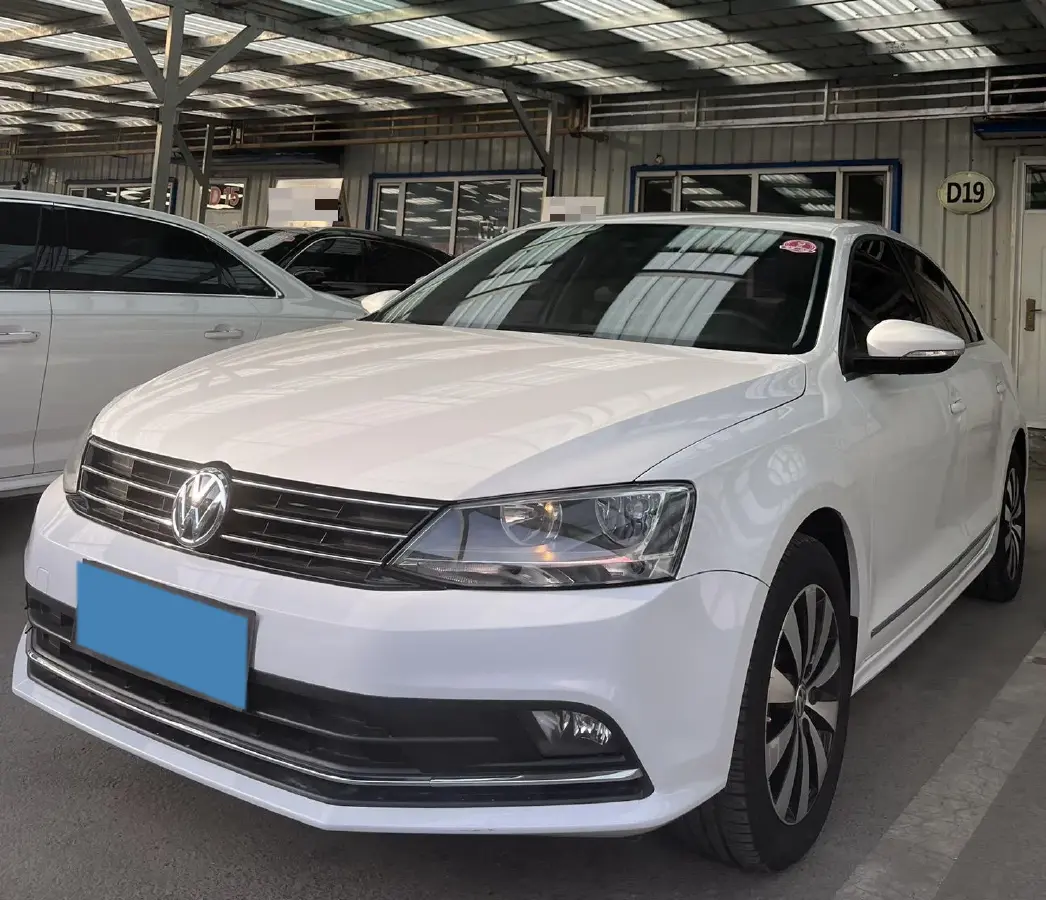 2018 Volkswagen Sagitar 1.2T 110HP L4 7DCT