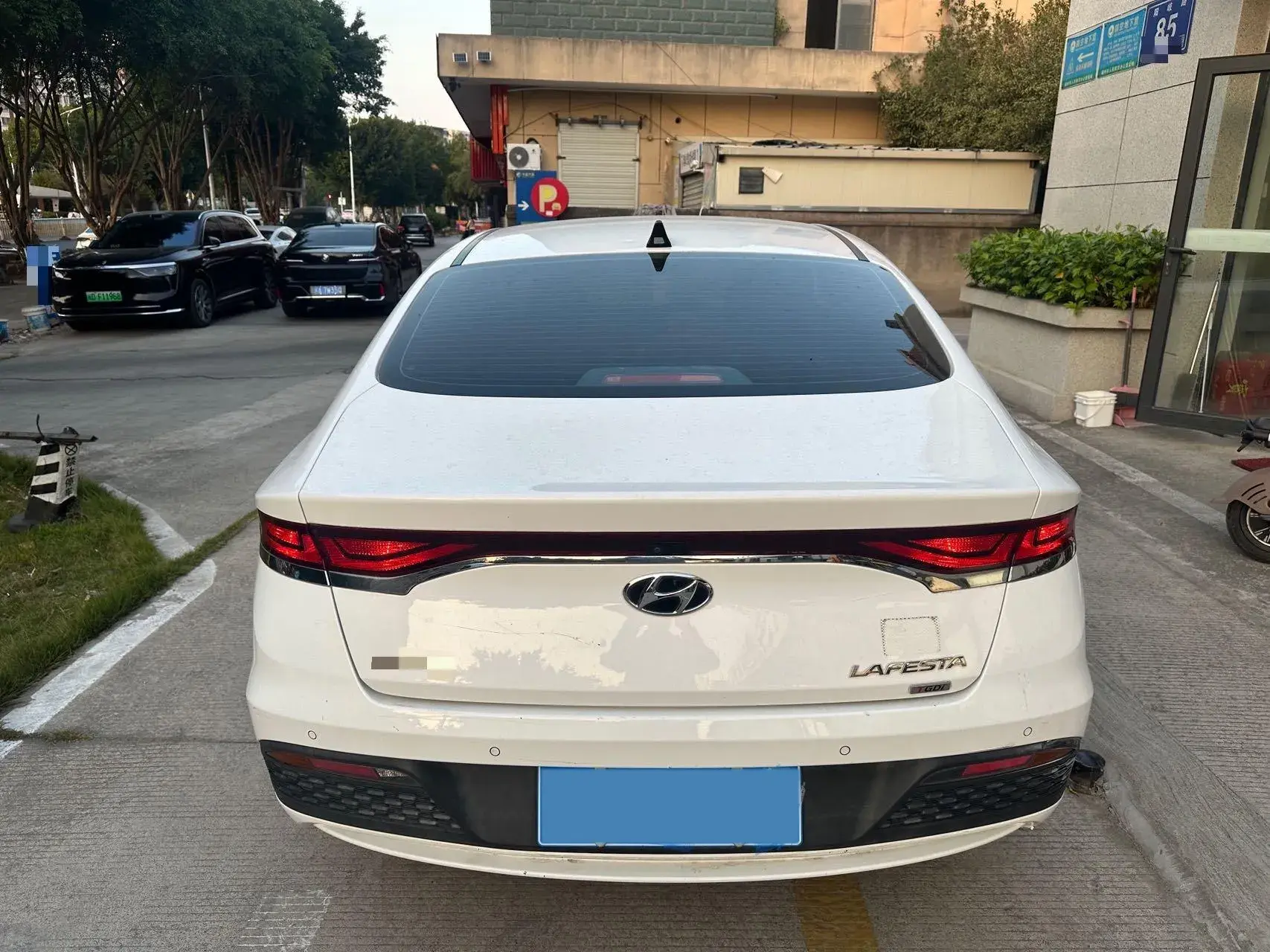 2019 HYUNDAI LA thumbnail 4