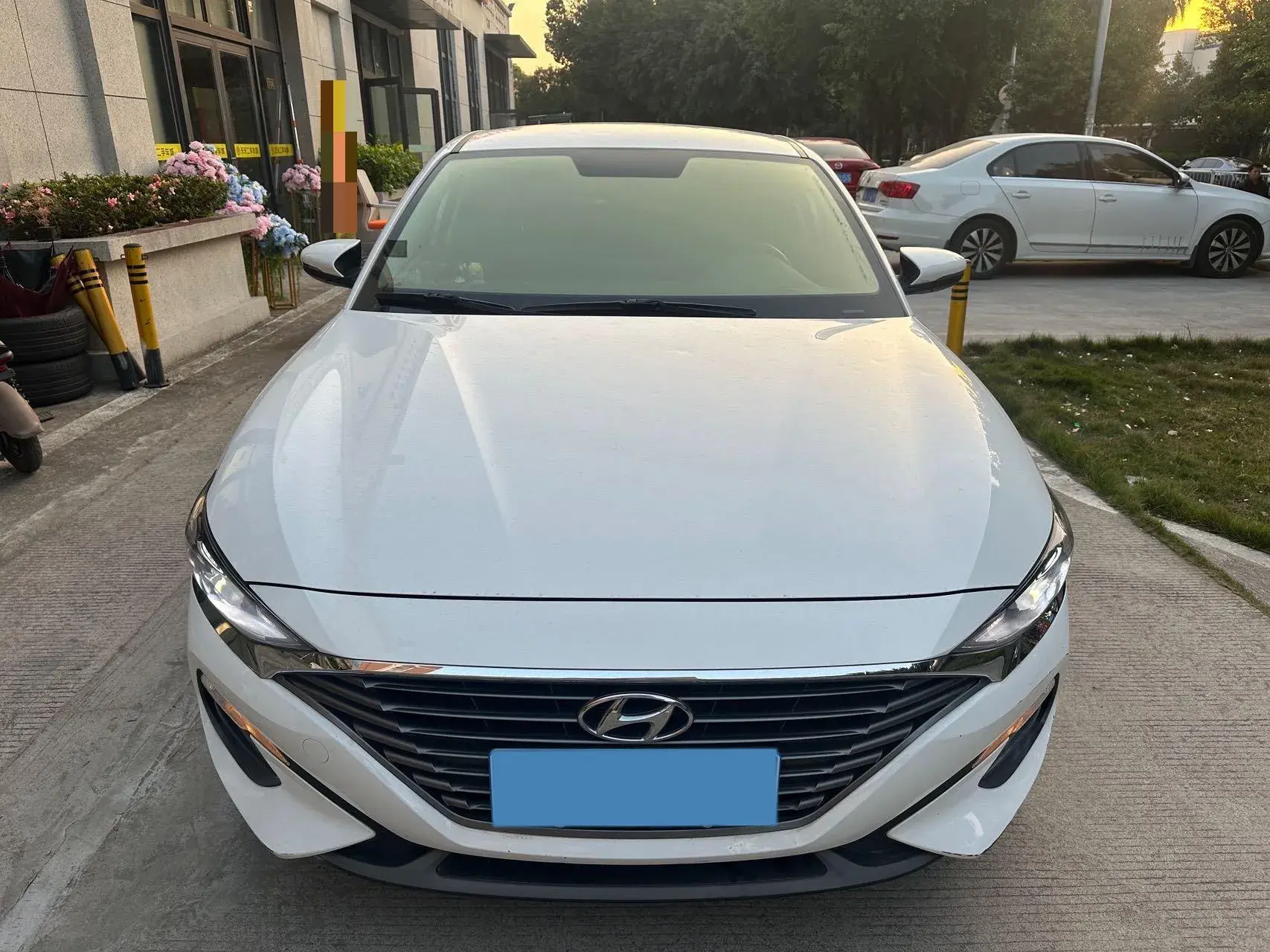 2019 HYUNDAI LA thumbnail 2