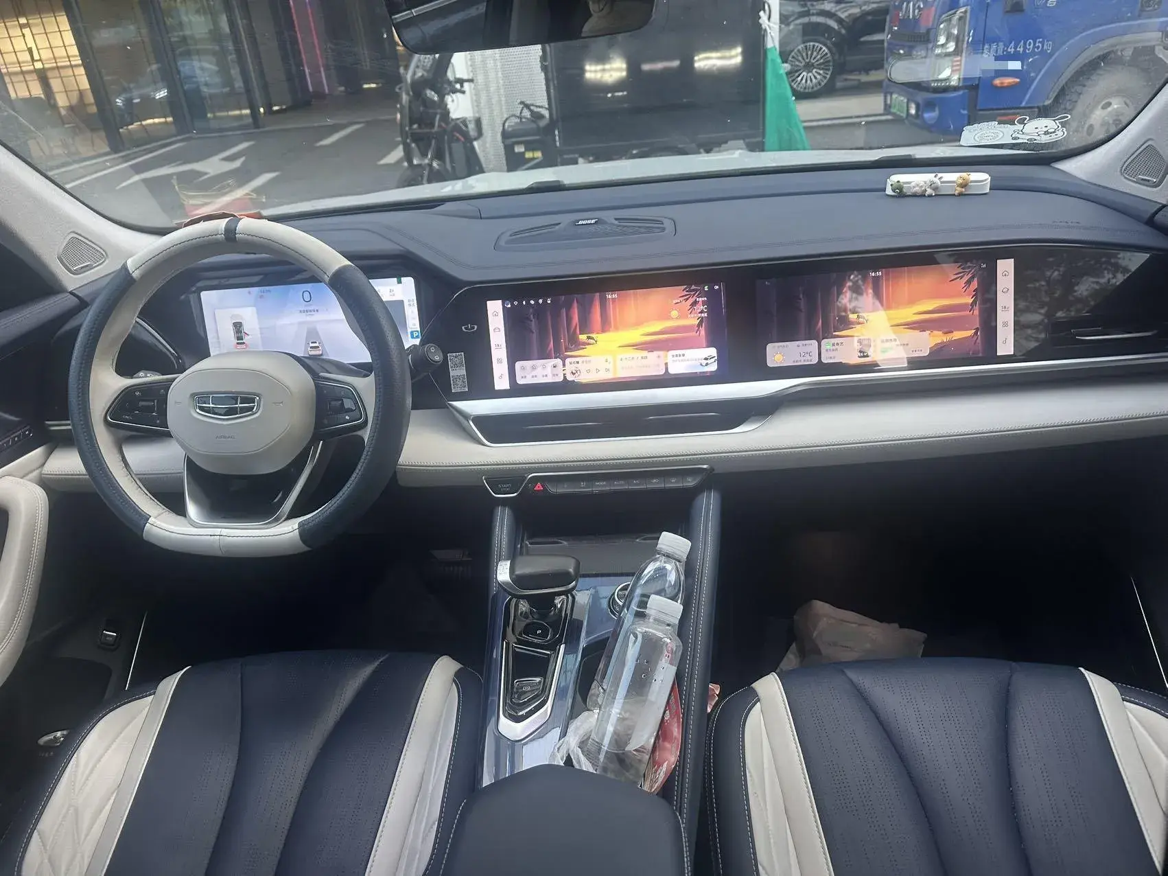 2022 GEELY MONJARO thumbnail 3