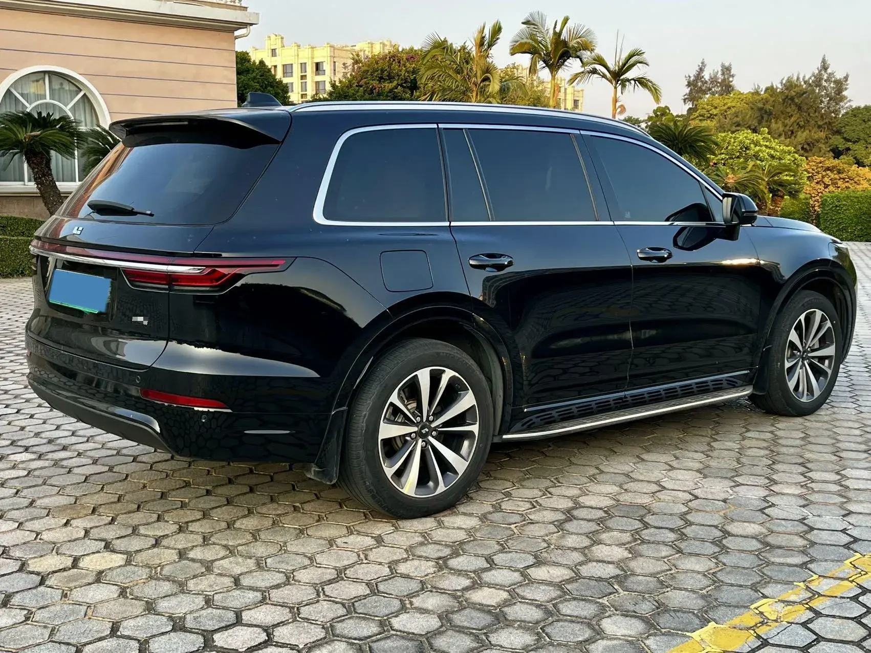 2020 LI ONE thumbnail 4