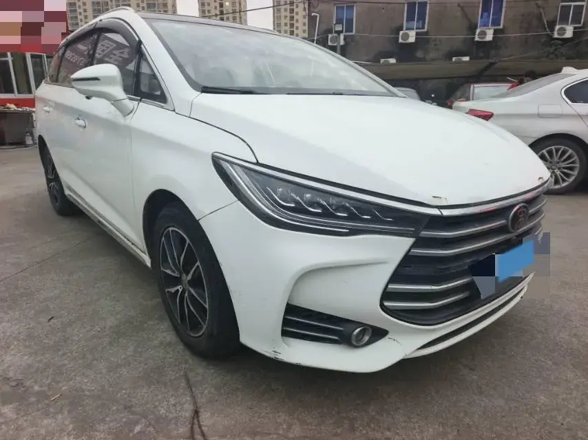 2018 BYD SONG thumbnail 3