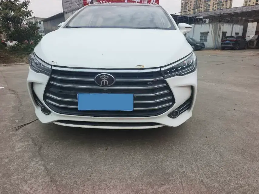 2018 BYD SONG thumbnail 2