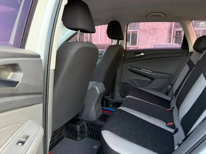 2019 JETTA VS5 thumbnail 4