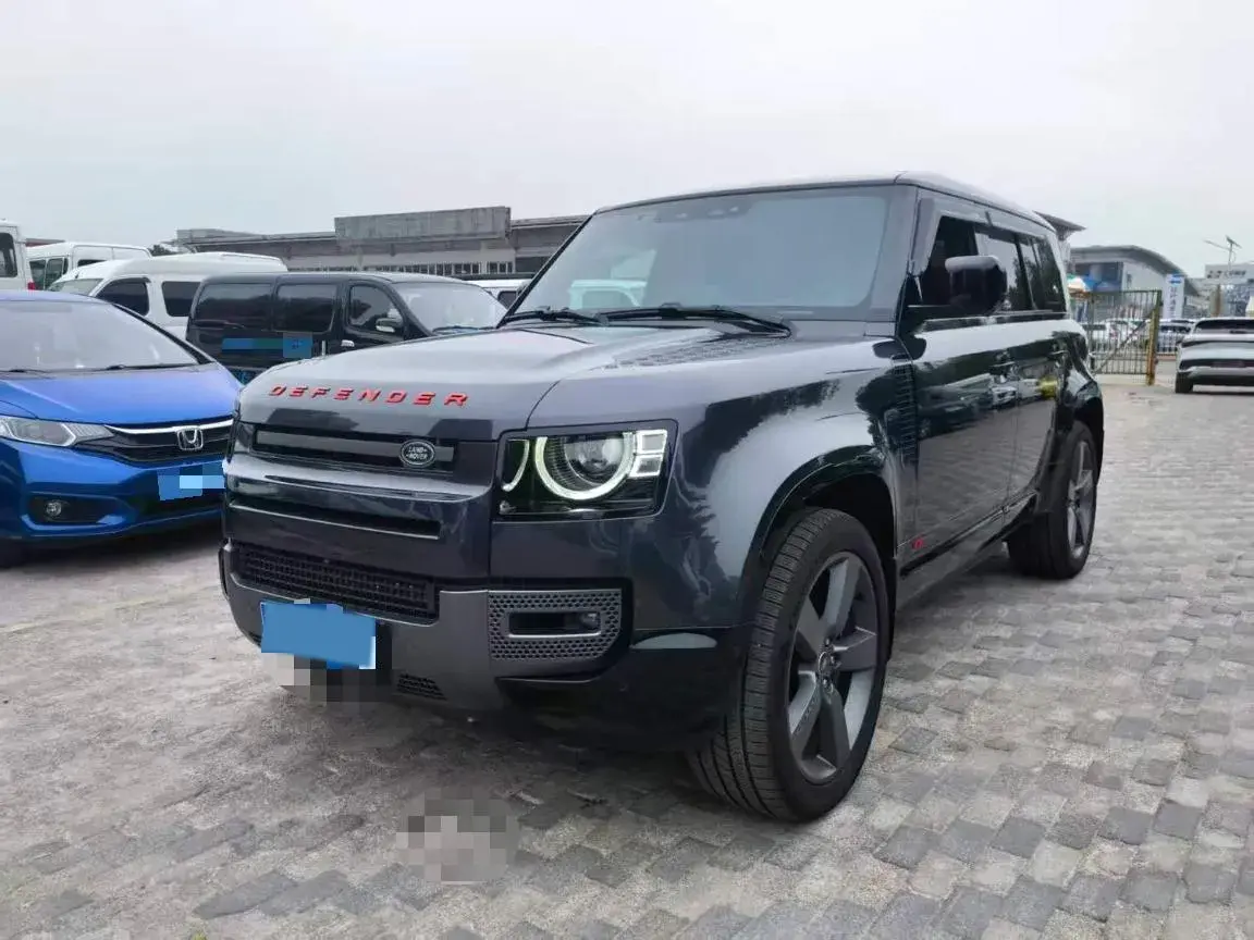 2023 LAND ROVER view 1