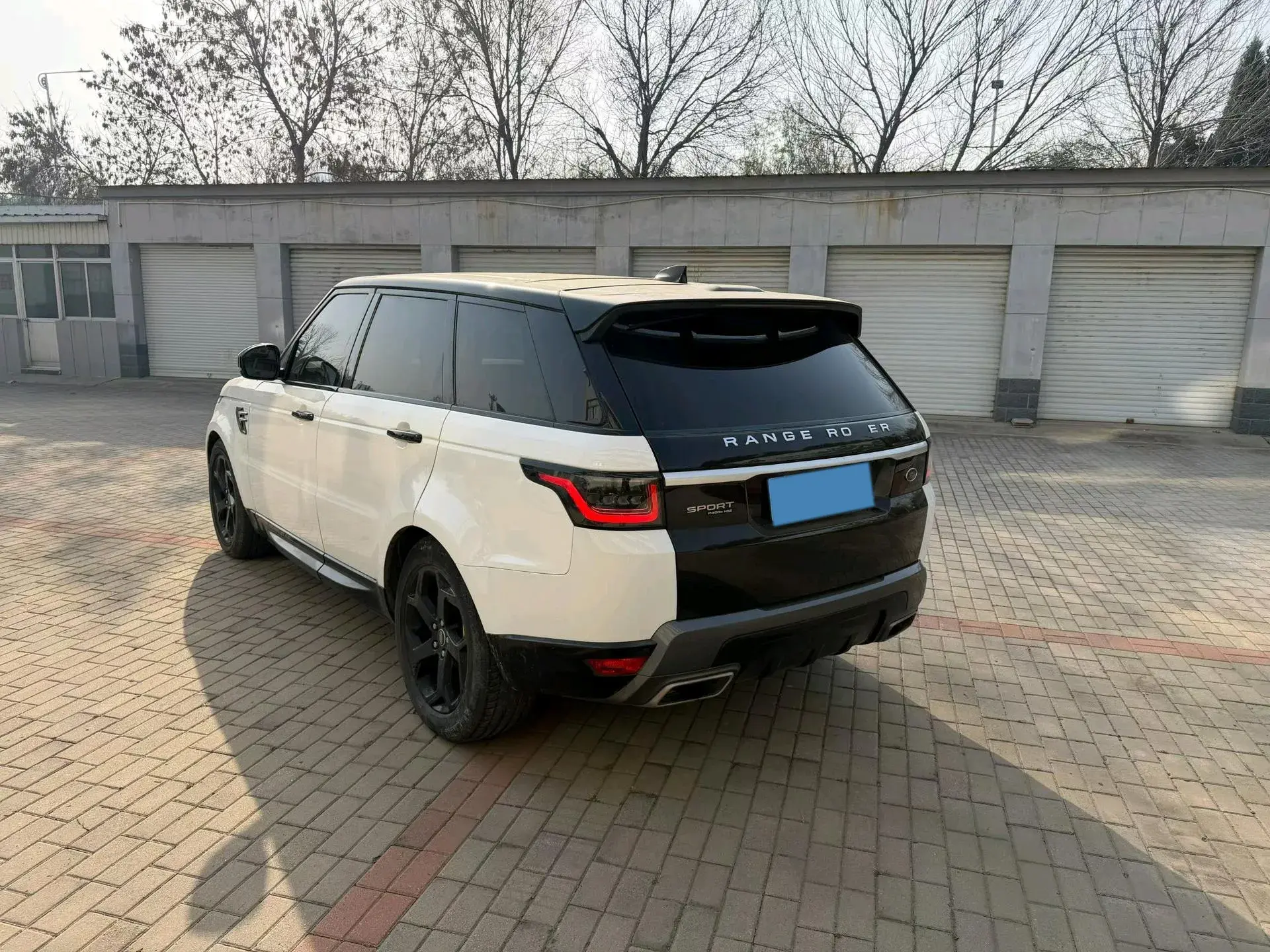 2018 LAND ROVER thumbnail 3