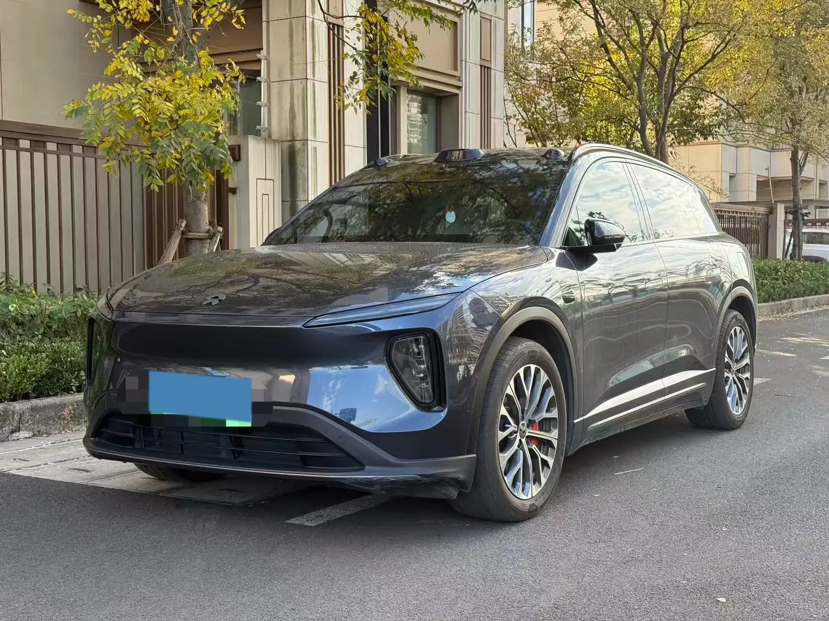 2023 NIO ES6 view 1