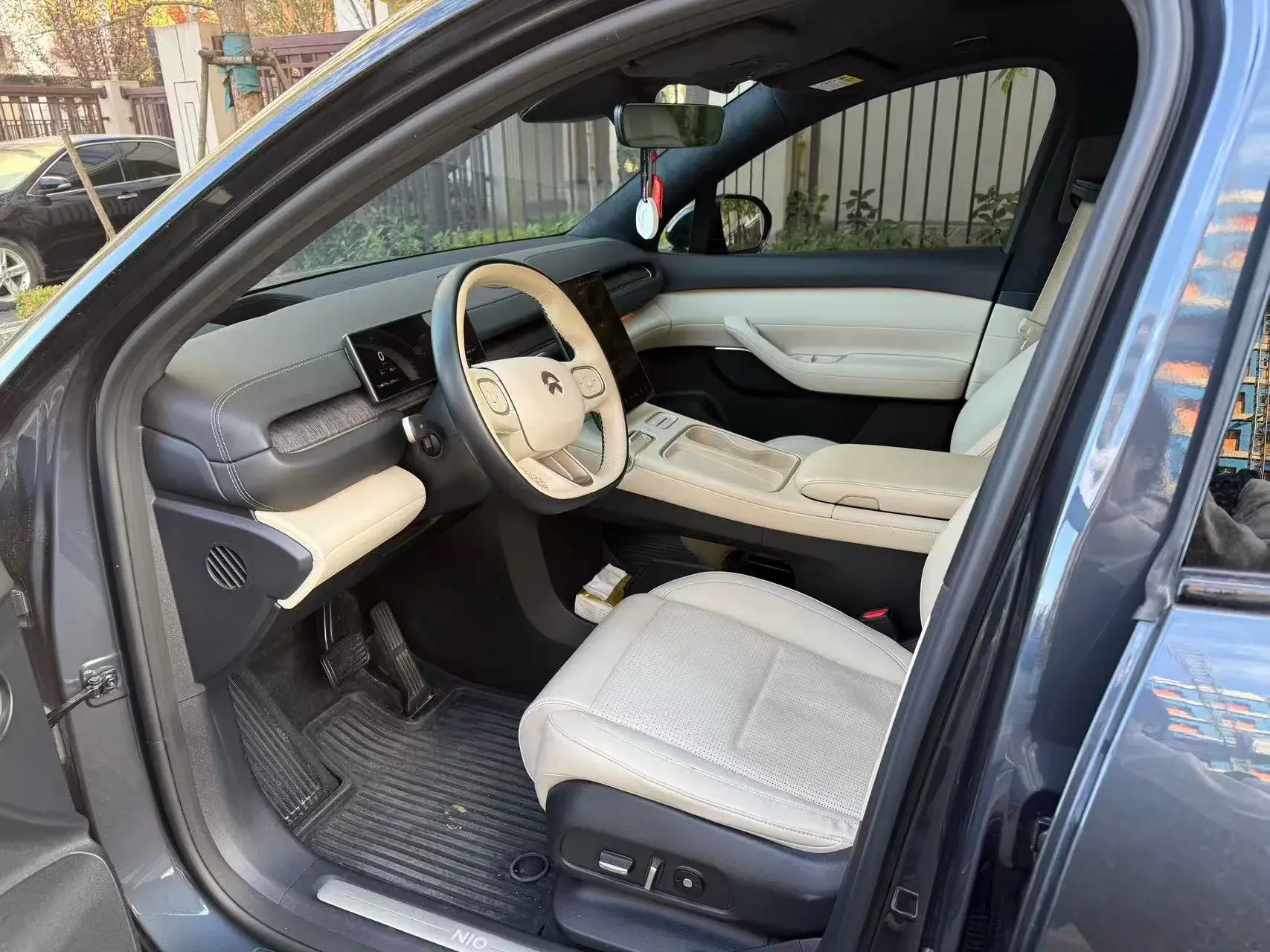 2023 NIO ES6 thumbnail 3