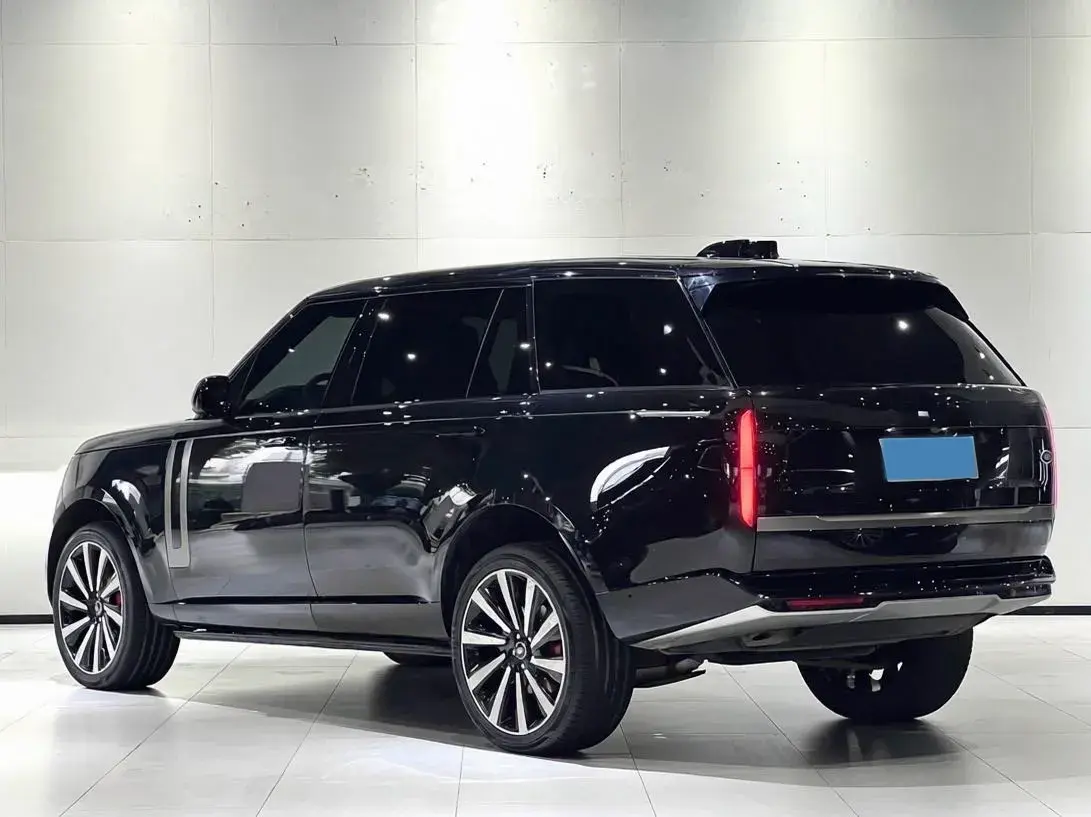 2024 LAND ROVER thumbnail 2