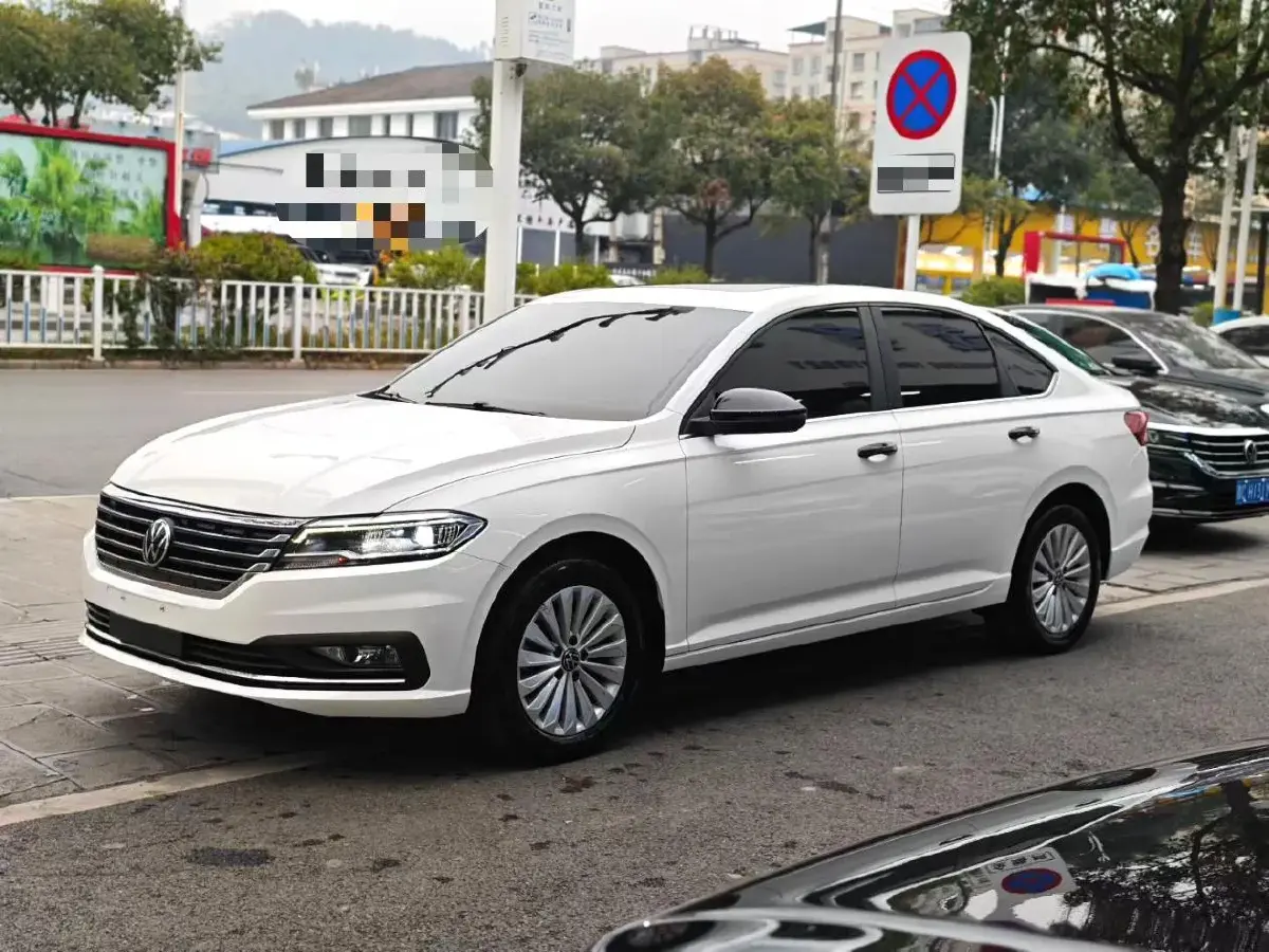 2019 Volkswagen Sagitar 1.2T 116HP L4 7DCT