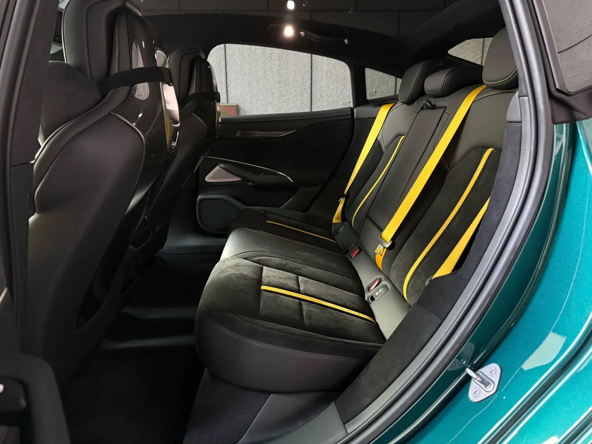 2025 MI SU7 thumbnail 4