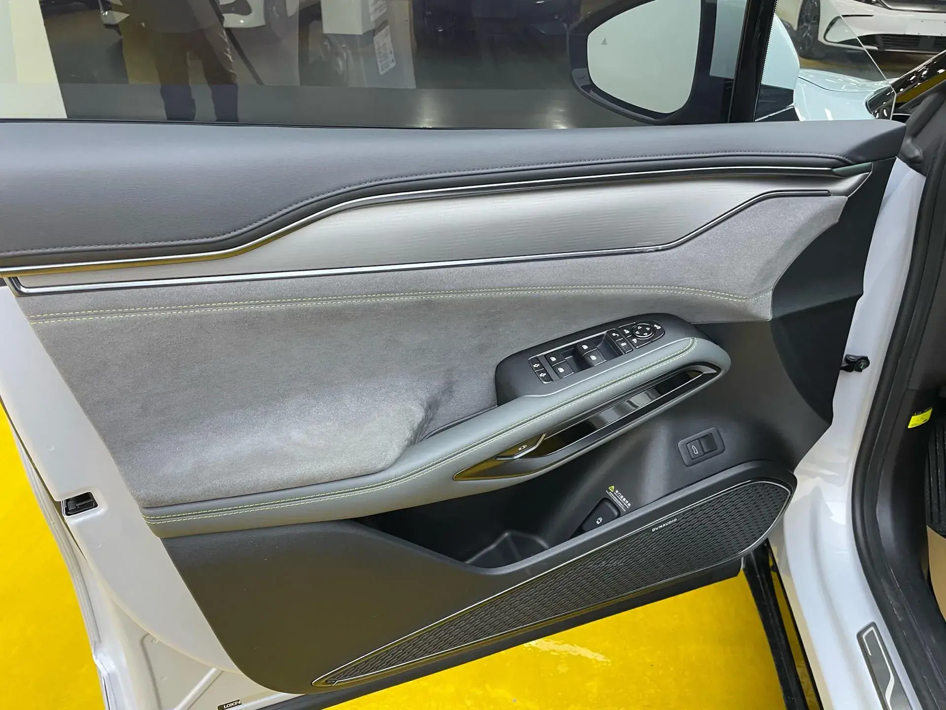 2025 BYD SONGL thumbnail 3