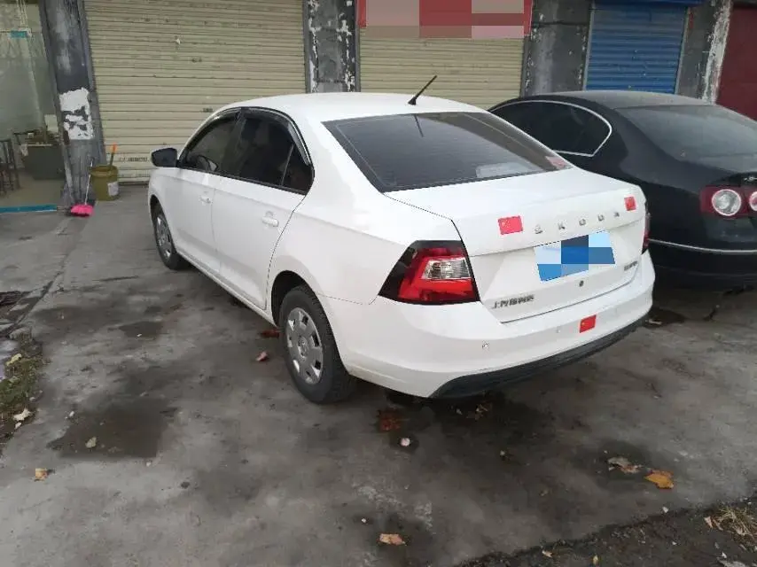 2019 SKODA RAPID thumbnail 3