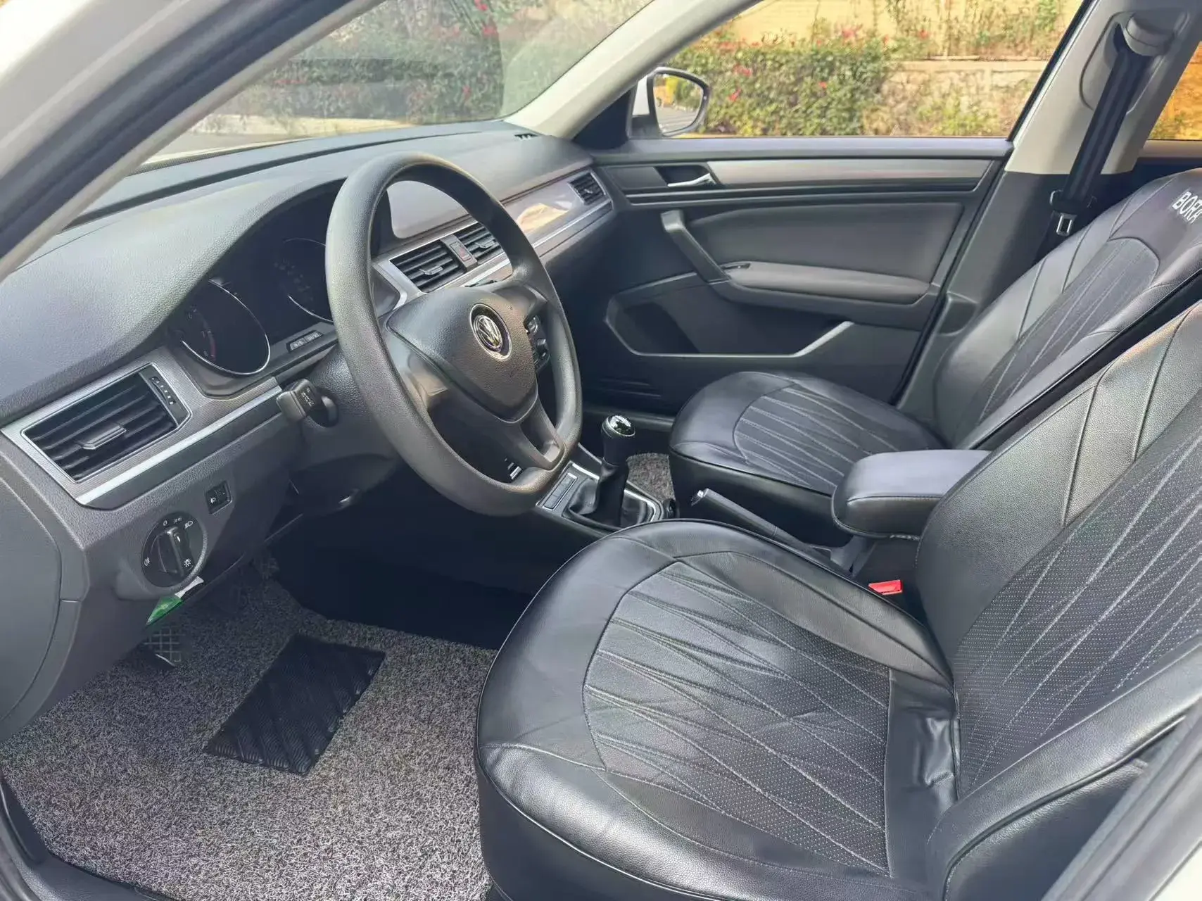 2018 VOLKSWAGEN BORA thumbnail 4