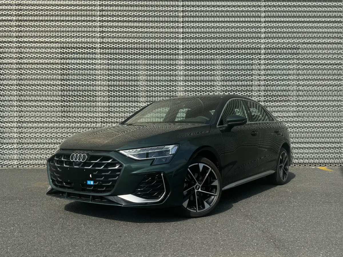 2025 Audi A3 1.5T 160HP L4 7DCT