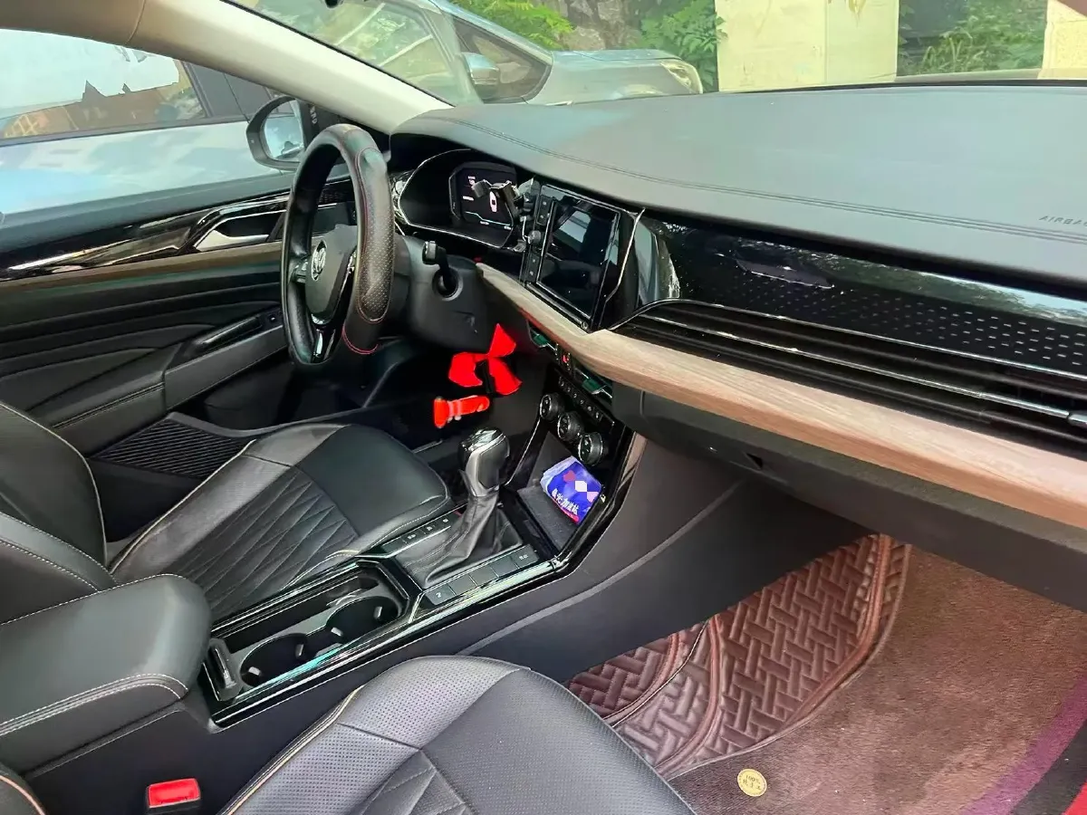 2019 Volvo V40 1.5T 152HP L4 6AT,autocango,china used car exporter,china ev exporter,chinese used car exporter,chinese used ev exporter