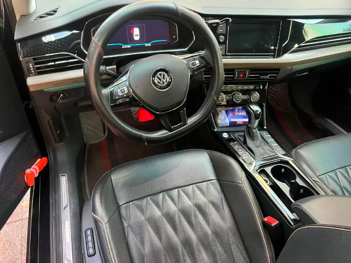 2019 Volvo V40 1.5T 152HP L4 6AT,autocango,china used car exporter,china ev exporter,chinese used car exporter,chinese used ev exporter