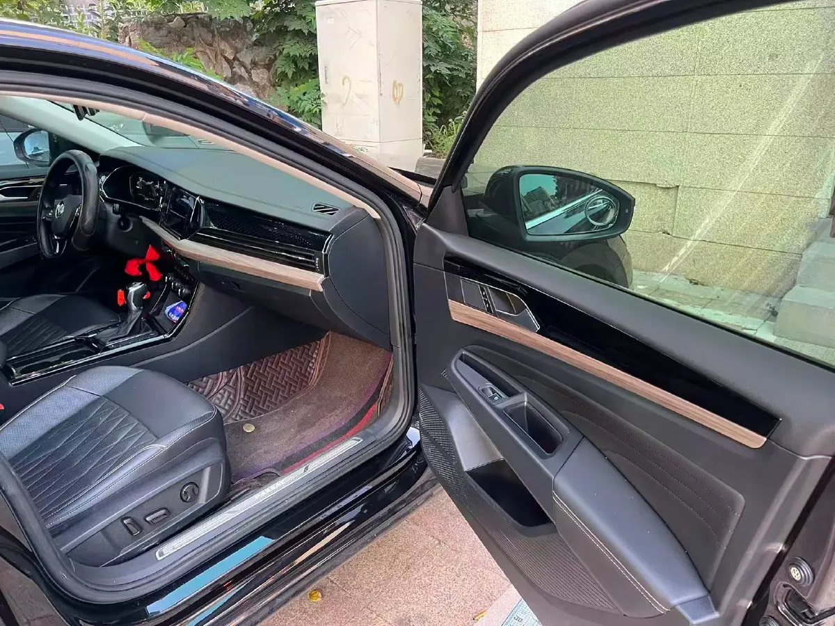 2019 Volvo V40 1.5T 152HP L4 6AT,autocango,china used car exporter,china ev exporter,chinese used car exporter,chinese used ev exporter