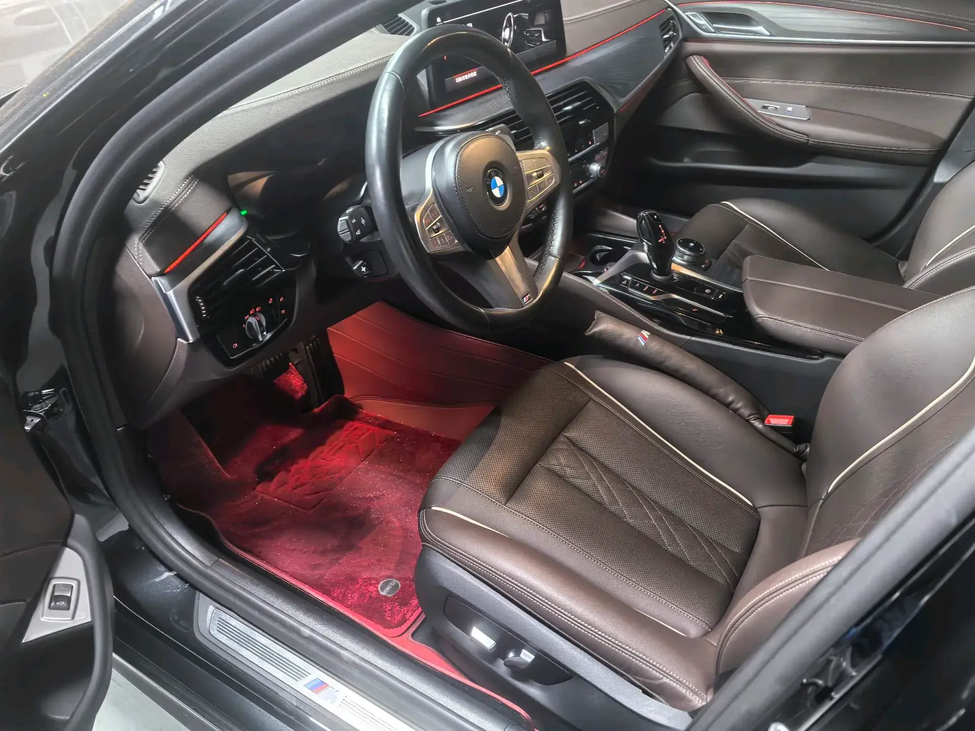 2023 BMW 5 thumbnail 2