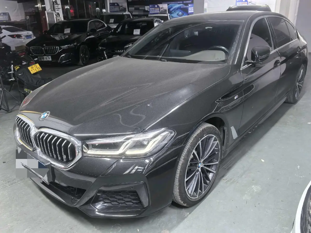 2023 BMW 5 Series 2.0T 245HP L4 8AT