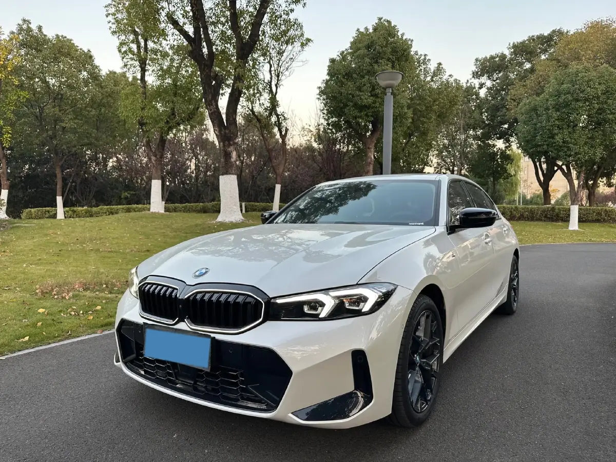 2025 BMW 3 Series 2.0T 245HP L4 8AT