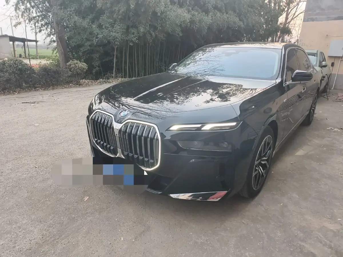 2023 BMW 7 Series 3.0T 272HP L6 8AT