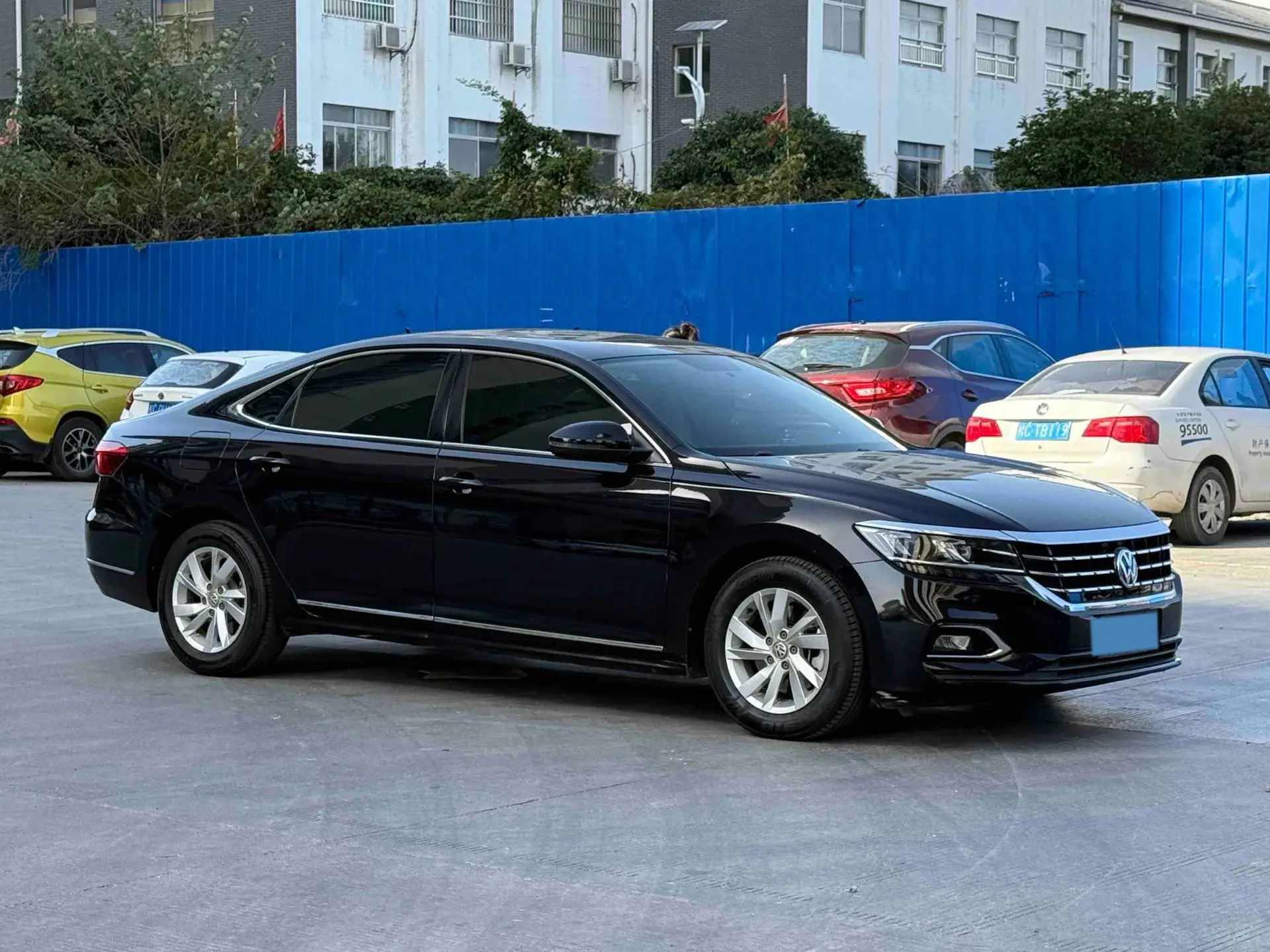 2019 CHEVROLET EQUINOX thumbnail 2