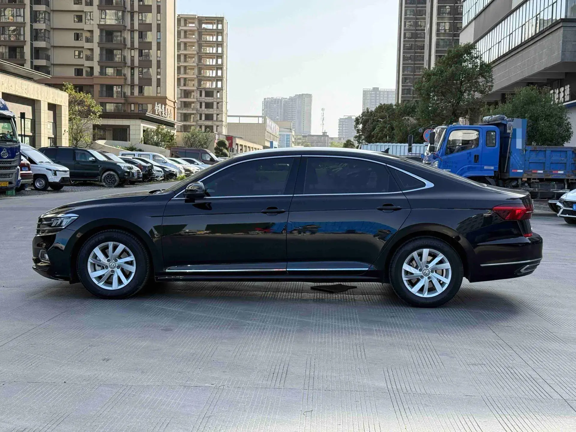 2019 CHEVROLET EQUINOX thumbnail 3