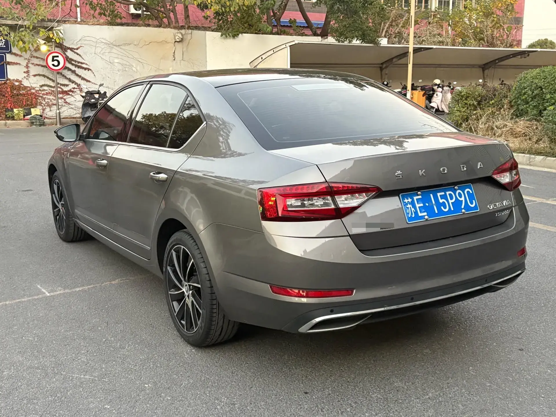 2019 SKODA OCTAVIA thumbnail 4