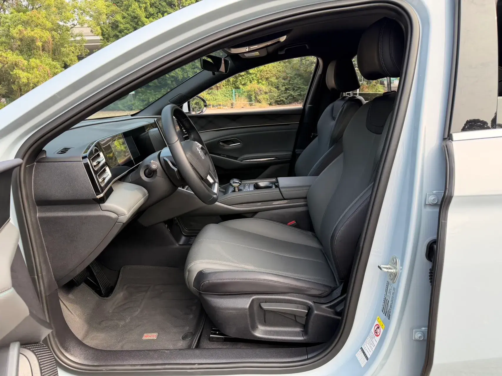 2025 BYD QINL thumbnail 4