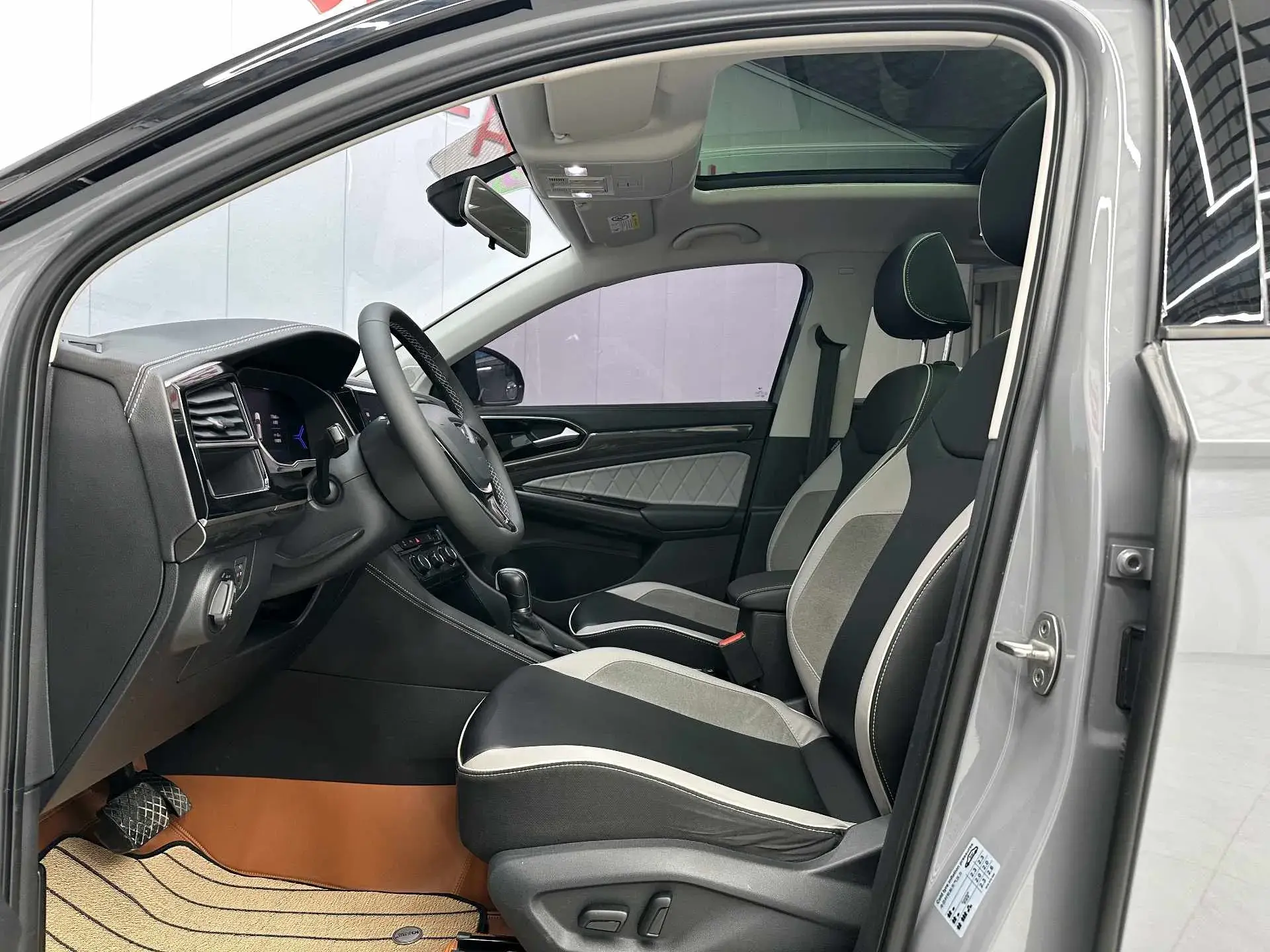 2022 JETTA VS7 thumbnail 4