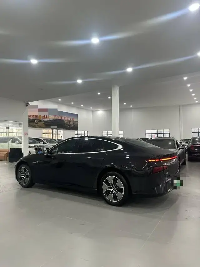 2024 XPENG P7 thumbnail 3