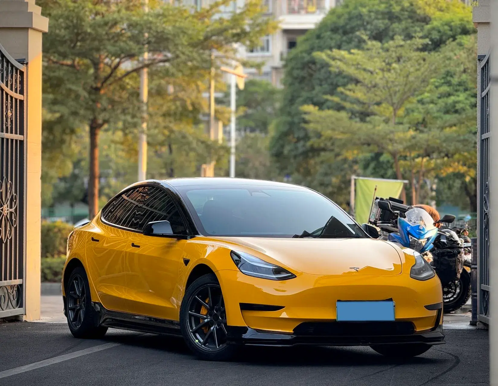 2020 TESLA MODEL thumbnail 3