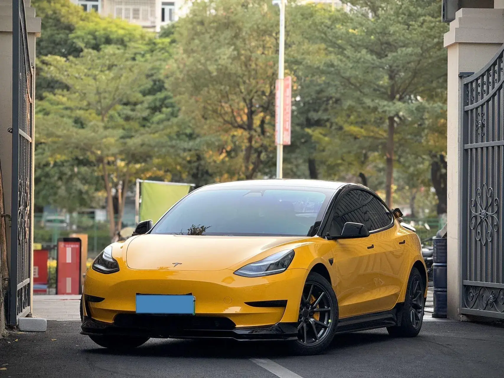 2020 TESLA MODEL view 1