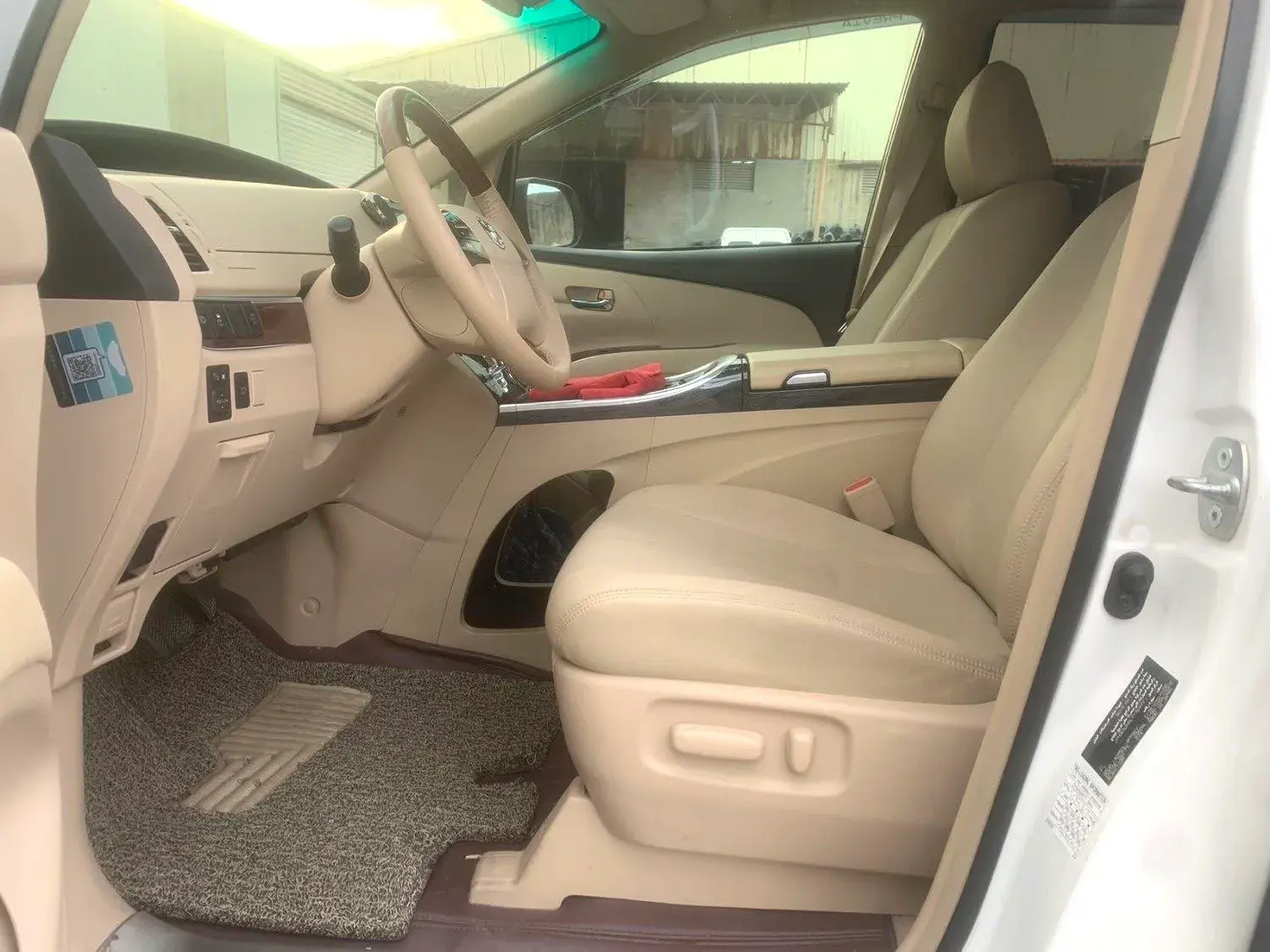 2016 TOYOTA LAND thumbnail 4