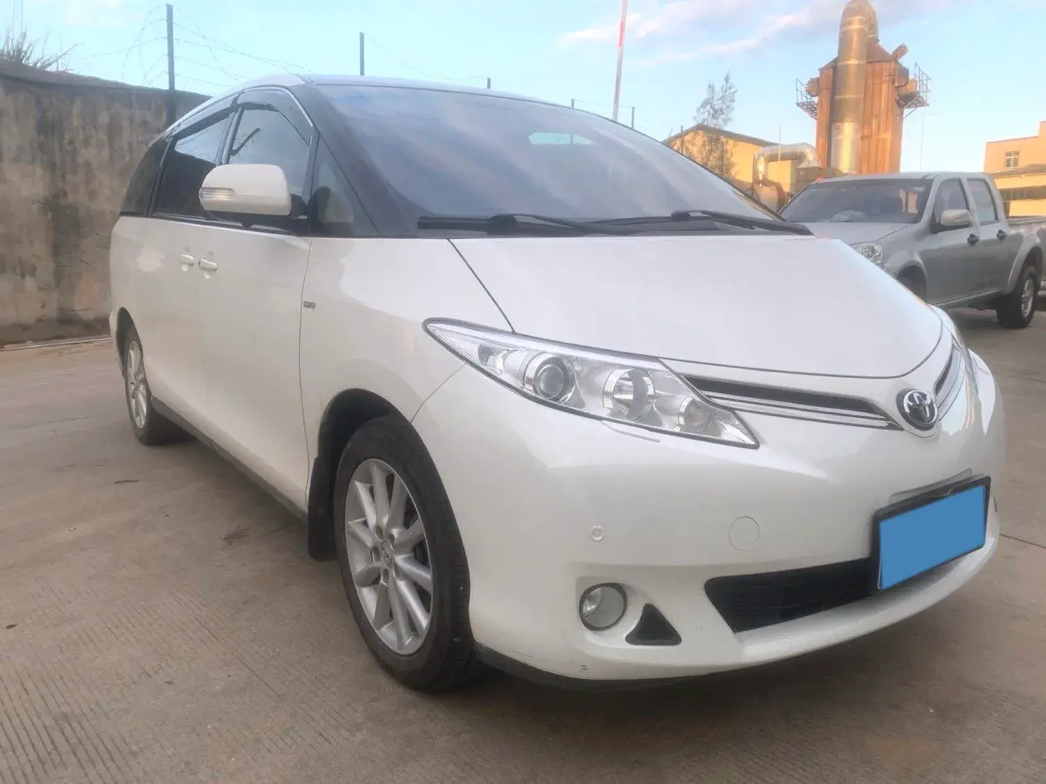 2016 TOYOTA LAND thumbnail 3