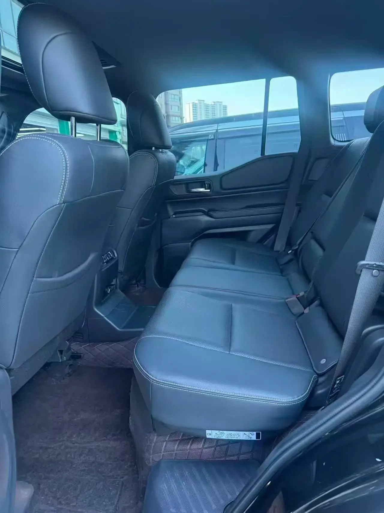 2024 TOYOTA LAND thumbnail 3