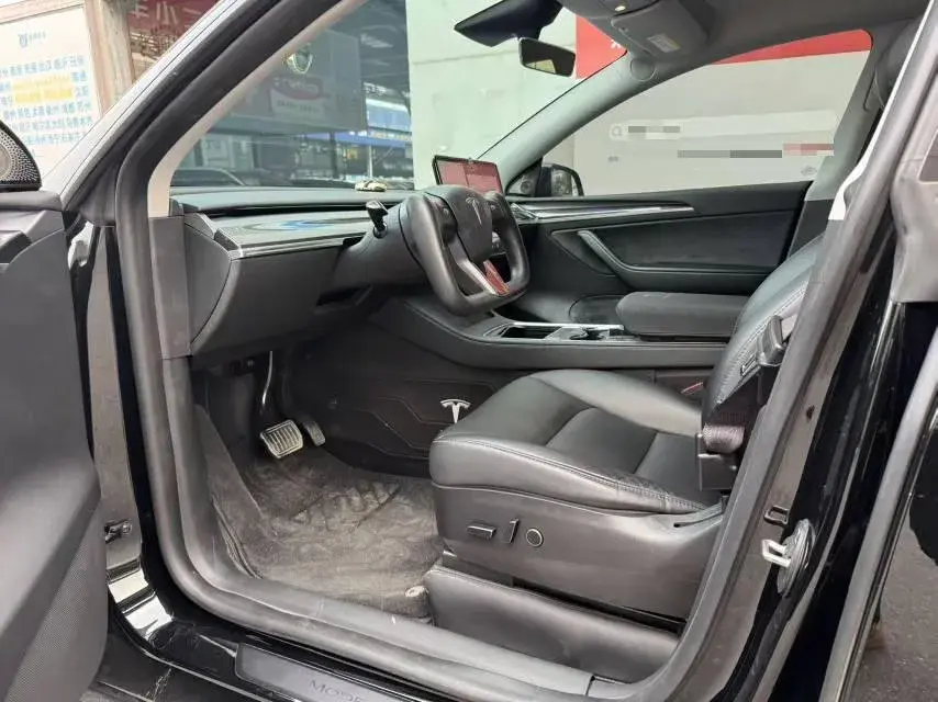 2022 TESLA MODEL thumbnail 4