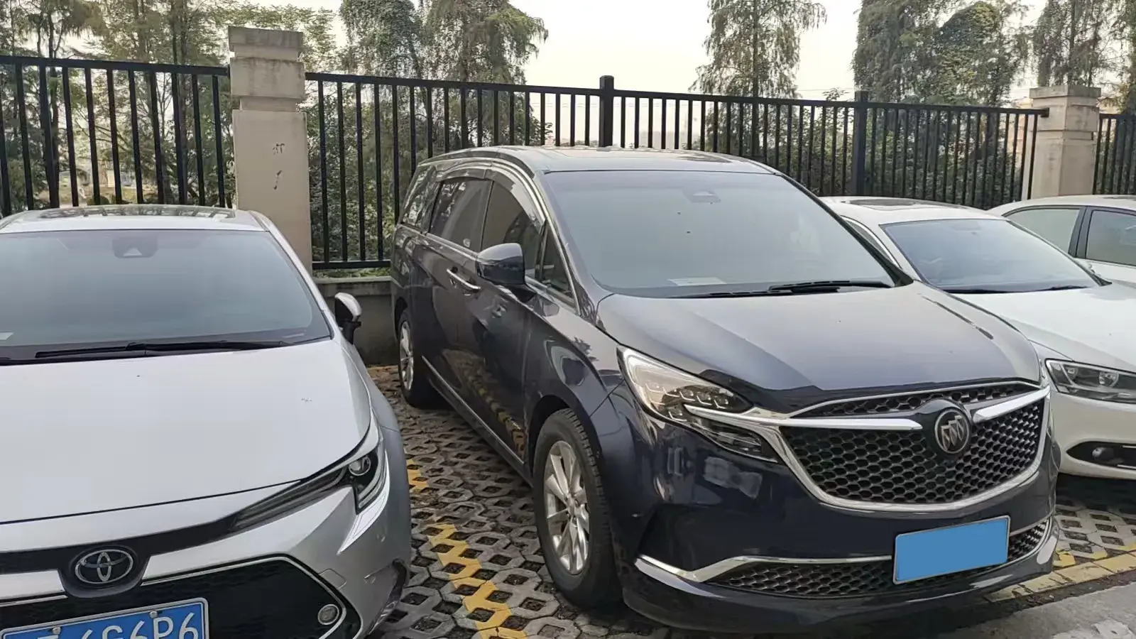 2020 BUICK GL8 thumbnail 3