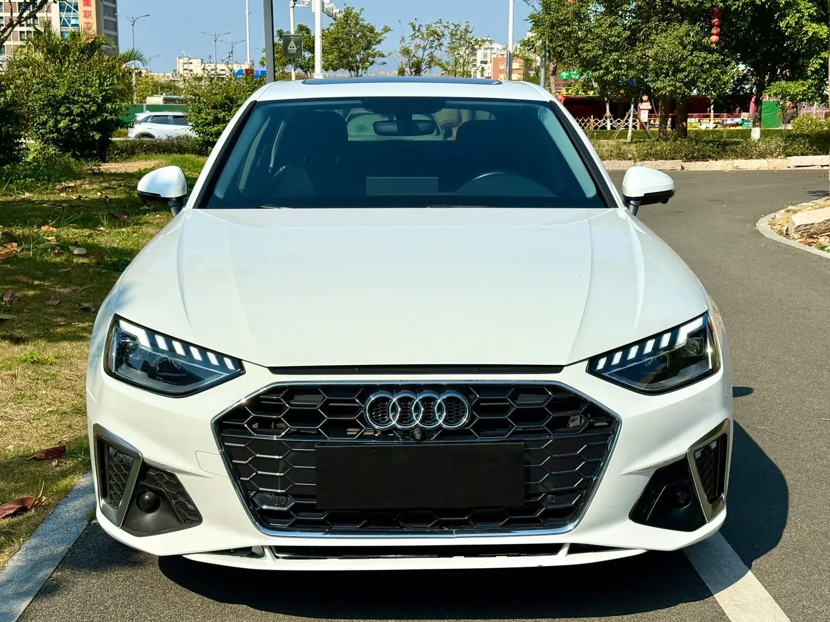 2020 AUDI A4L thumbnail 2