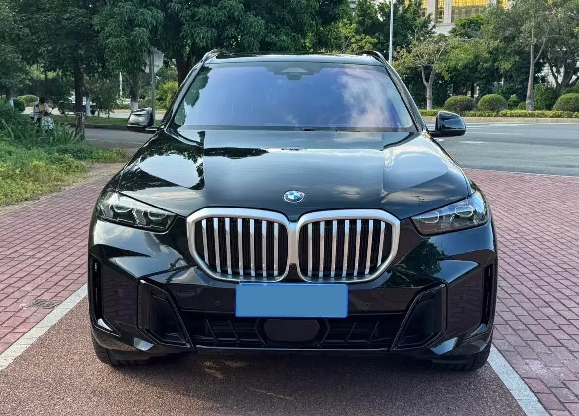 2023 BMW X5 thumbnail 2