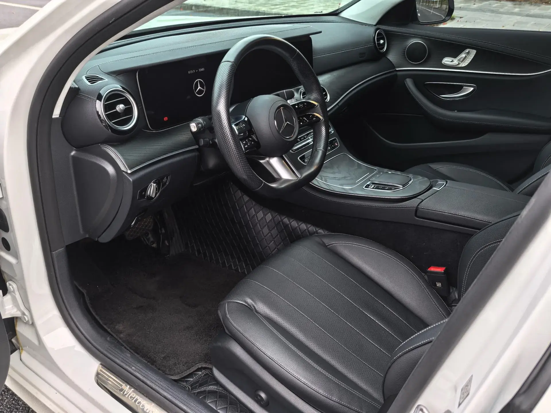 2021 MERCEDES-BENZ E thumbnail 2