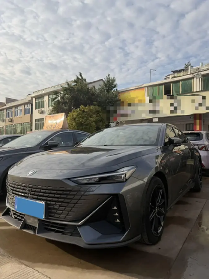 2022 ChangAn UNI-V 1.5T 188HP L4 7DCT
