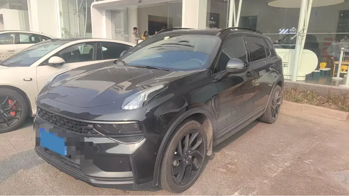 2021 LYNK&CO 01 view 1